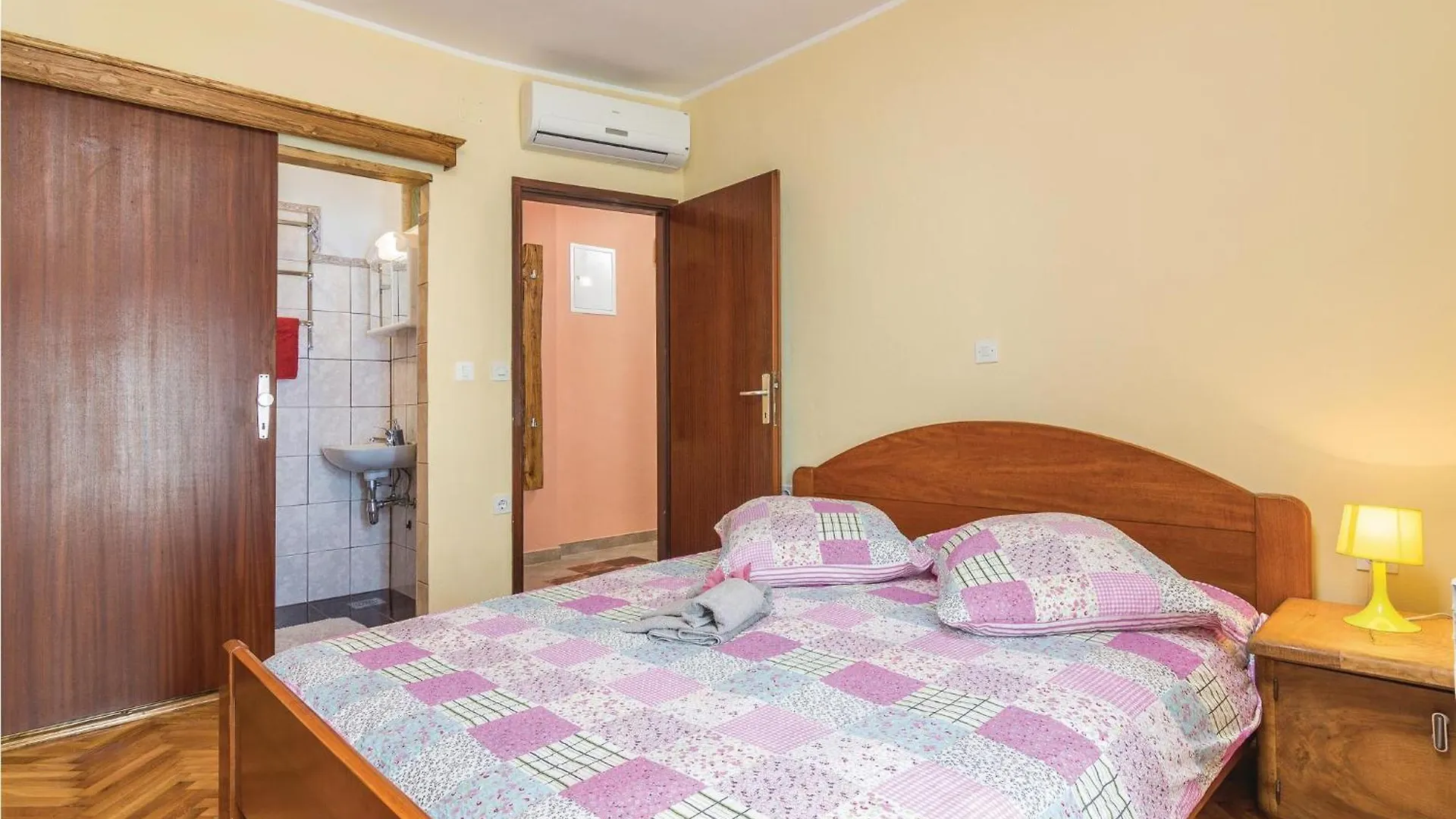 4 Bedroom Cozy Home In Puzari 0*, Pican