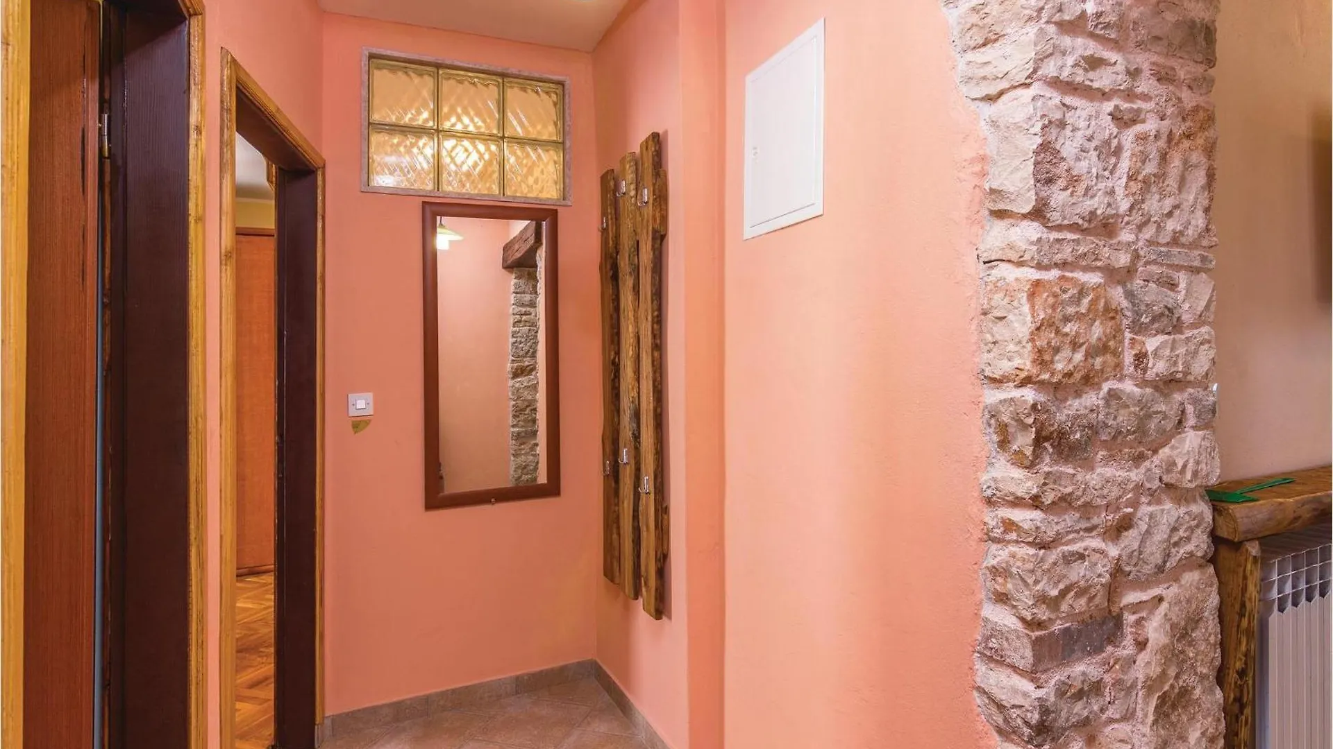 4 Bedroom Cozy Home In Puzari 0*, Pican Croatia