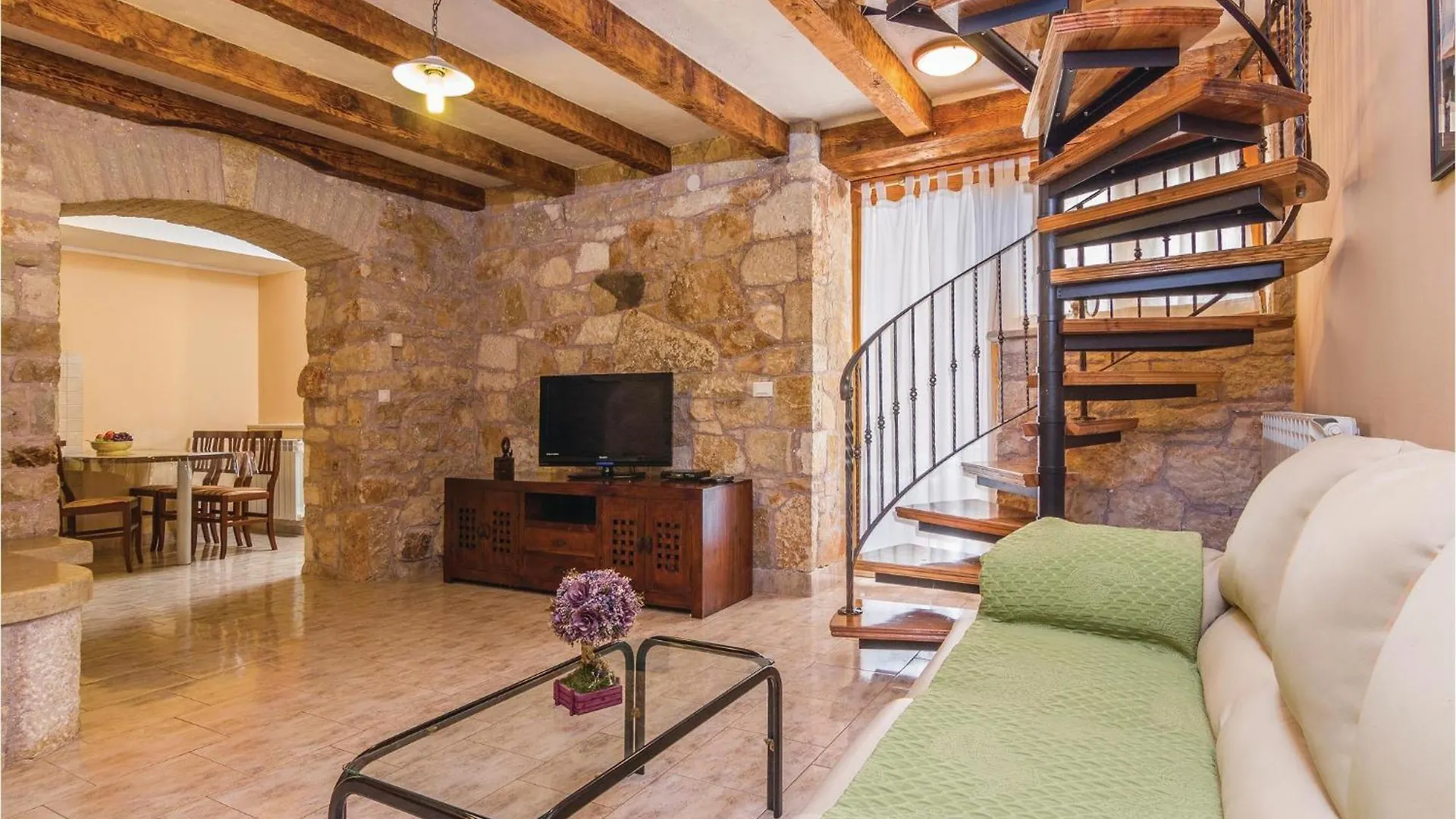 4 Bedroom Cozy Home In Puzari 0*, Pican Croatia